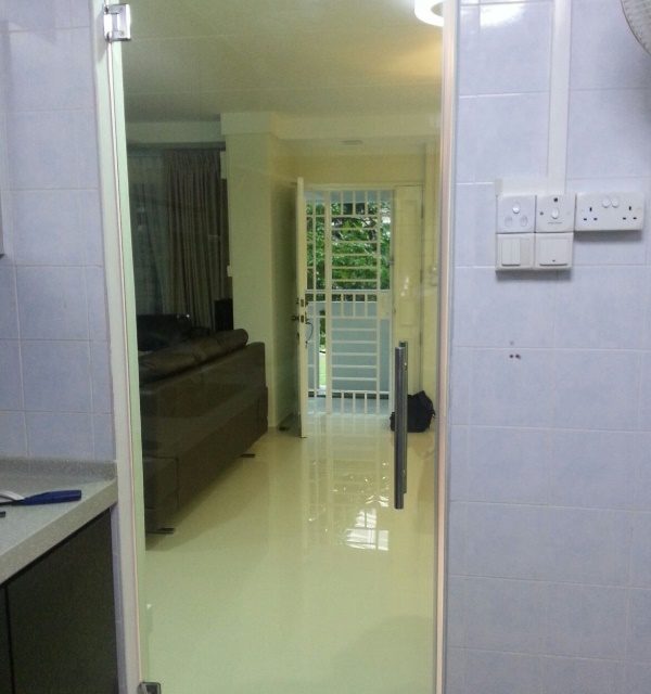 Buy wall to wall glass shower screen in My Digital Lock Singapore. Call 9067 7990