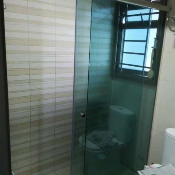 Buy wall to wall glass shower screen @ our Singapore Showroom. Call 9067 7990`