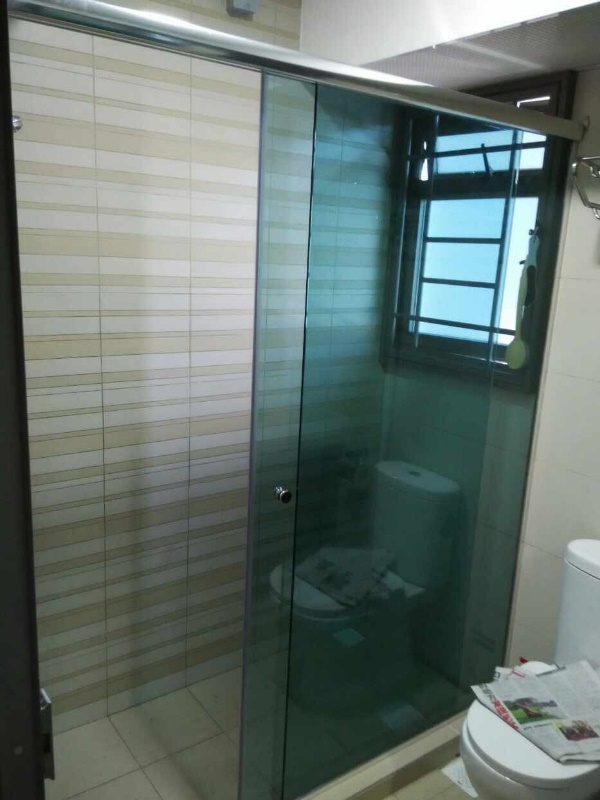 Buy wall to wall glass shower screen @ our Singapore Showroom. Call 9067 7990`