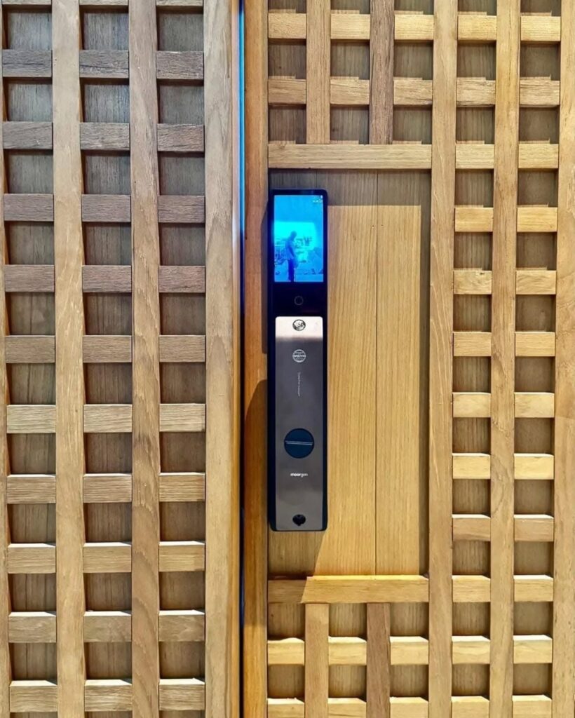 Moorgen T9 Swarovski Crystal Digital Lock