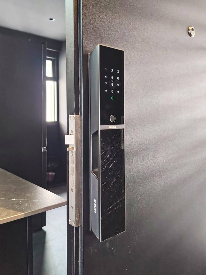 MyDigitalLock - Lenovo F3 Ultra Smart Gate Digital Lock - Shooting Stars-Installation MyDigitalLock - Lenovo F3 Ultra Smart Gate Digital Lock - Shooting Stars-Installation