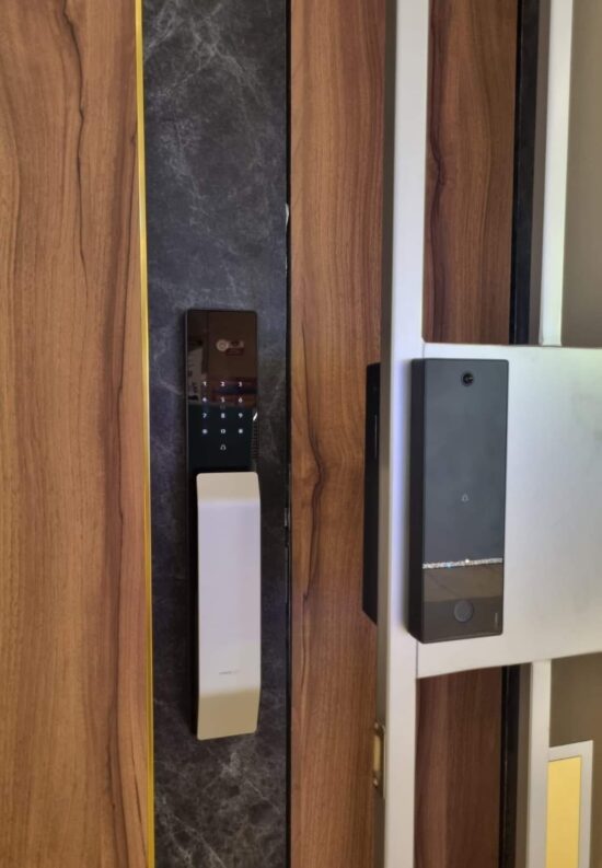 MyDigitalLock - Kato-2K-Gold-Leather-Gate