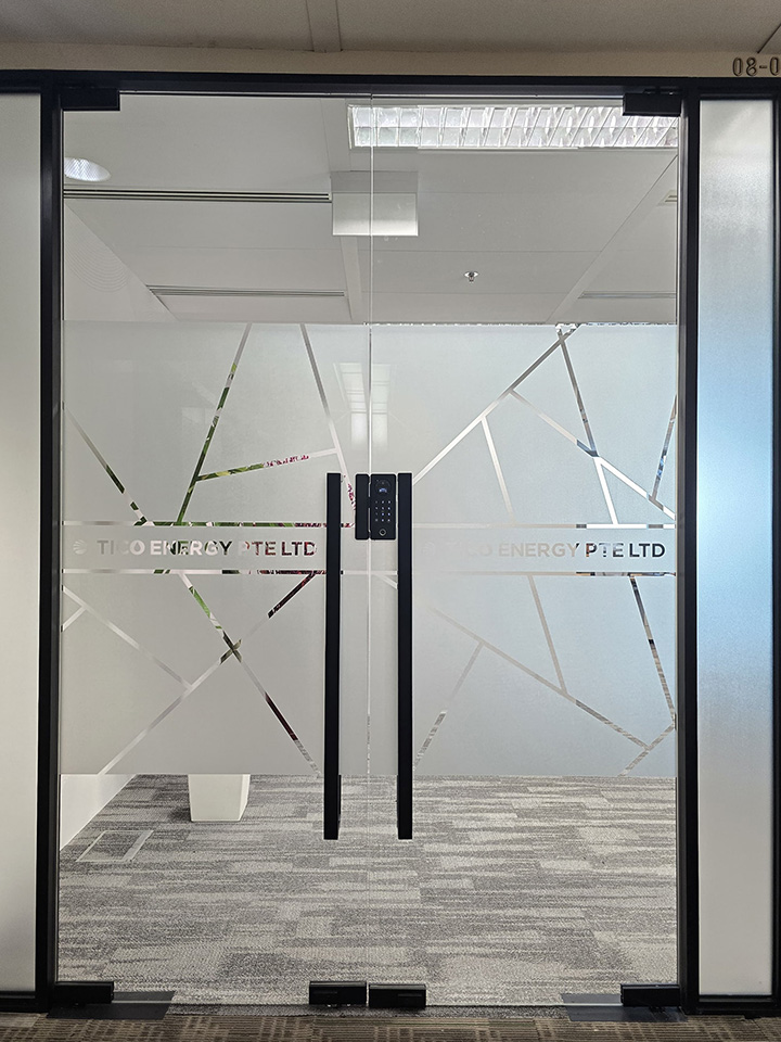 Lusano-Glass-Digital-Lock-With-Tuya-Wi-Fi-5G-Installation Lusano-Glass-Digital-Lock-With-Tuya-Wi-Fi-5G-Installation