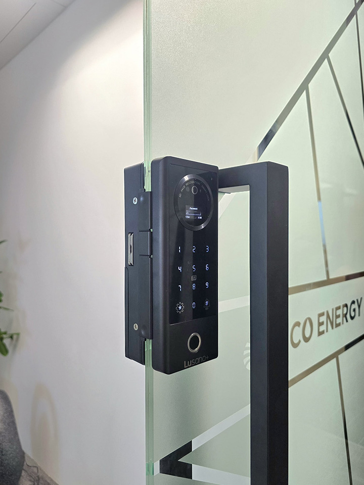 Lusano Glass Digital Lock With Tuya Wi-Fi 5G Installation Lusano Glass Digital Lock With Tuya Wi-Fi 5G Installation