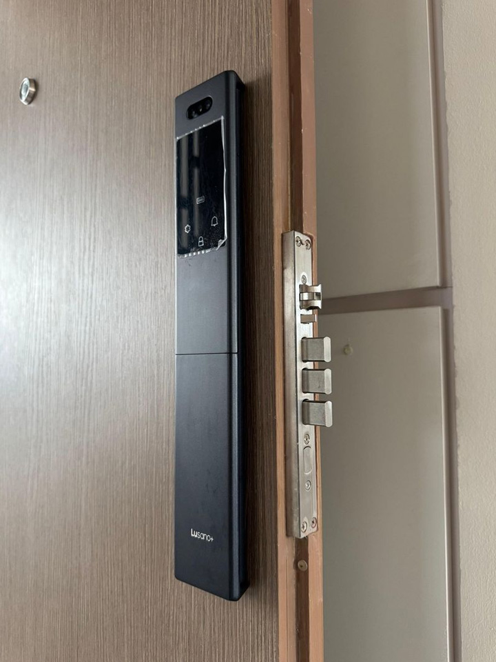 Lusano-Eclipse-Slim-Digital-Door-Lock