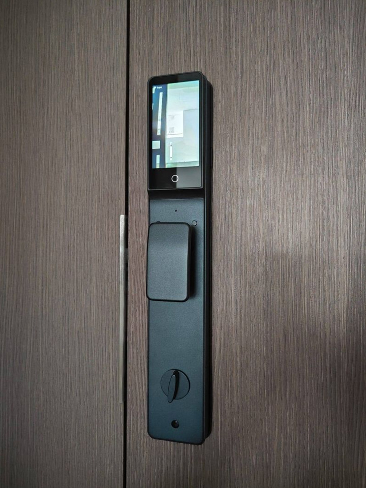 Lusano-Eclipse-Slim-Digital-Door-Lock-Door-viewer