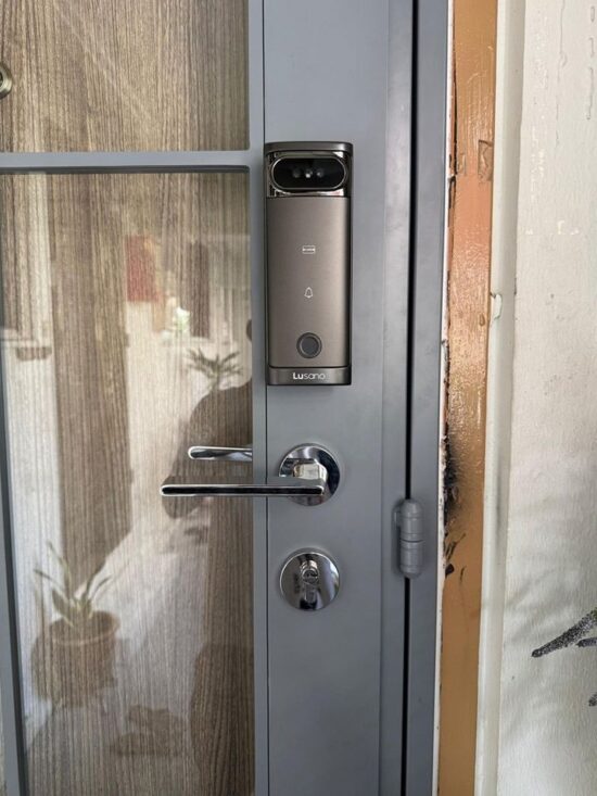 MyDigitalLock-Installed-onto-Glass-Gate