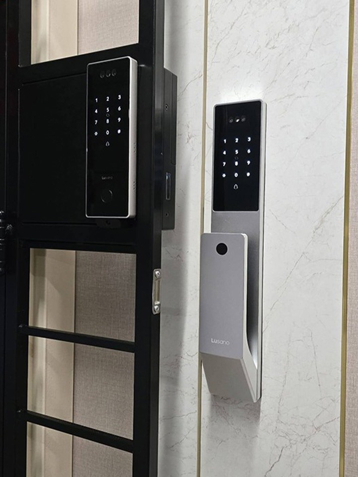 Lusano-Smart-Lock-Branded-Digital-Locks-with-Synchronized-Design-–-Timeless-Elegance Lusano-Smart-Lock-Branded-Digital-Locks-with-Synchronized-Design-–-Timeless-Elegance