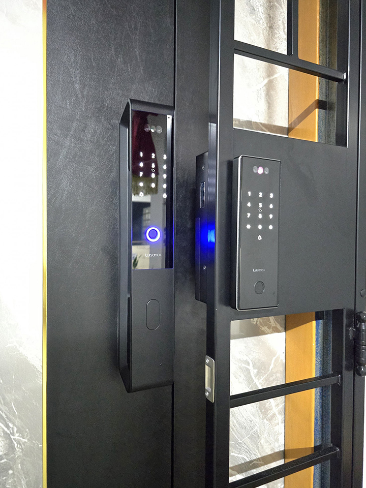 Lusano-Smart-Lock-Retail-Shop-Exclusive-–-Not-Sold-Online Lusano-Smart-Lock-Retail-Shop-Exclusive-–-Not-Sold-Online