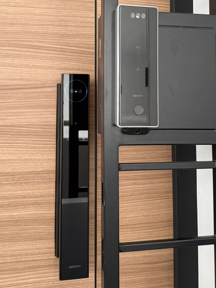 Lusano-Smart-Lock-Retail-Shop-Exclusive-–-Not-Sold-Online Lusano-Smart-Lock-Retail-Shop-Exclusive-–-Not-Sold-Online