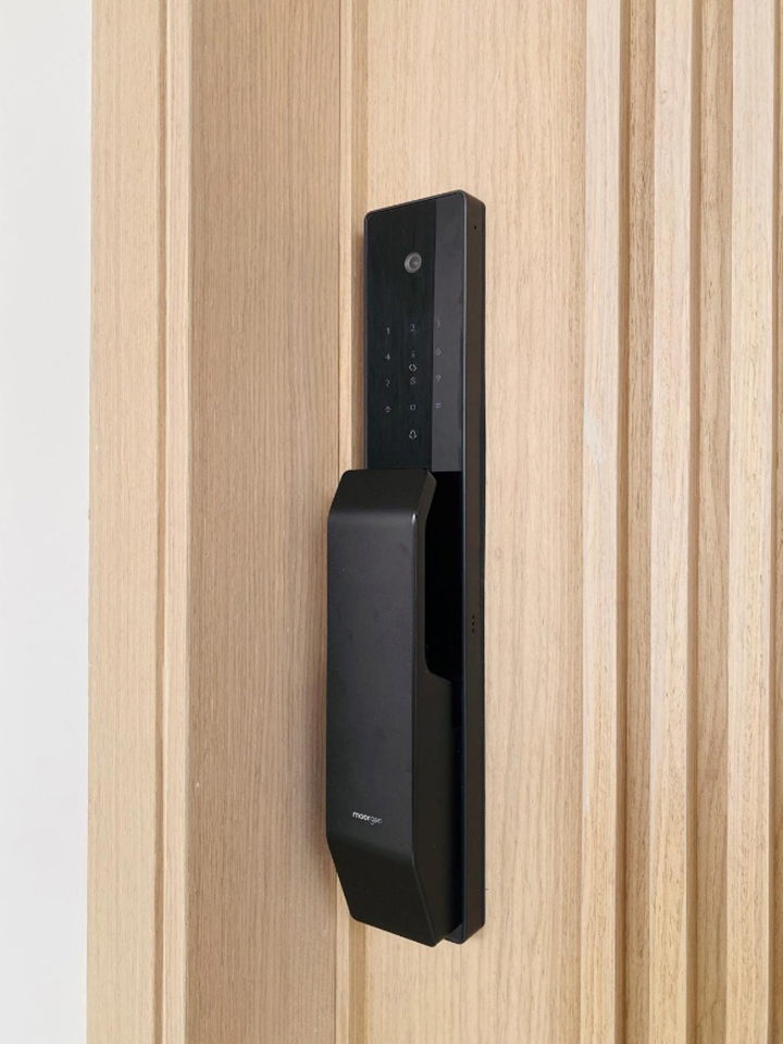 Swarovski Crystal Door & Gate - T9 Mika Black Swarovski Crystal Door & Gate - T9 Mika Black